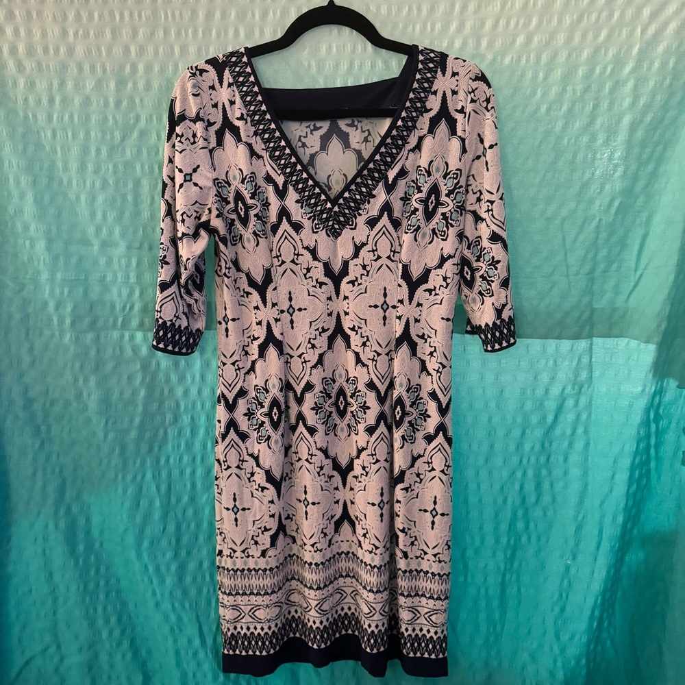 Studio One New York - dress - paisley- white and blue - 3/4 sleeve - size Medium